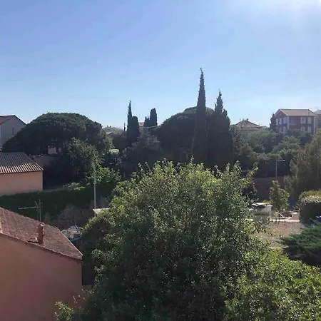 Au Bord Du Ciel Magnifique à *