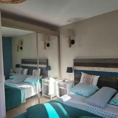 Au Bord Du Ciel Magnifique à *